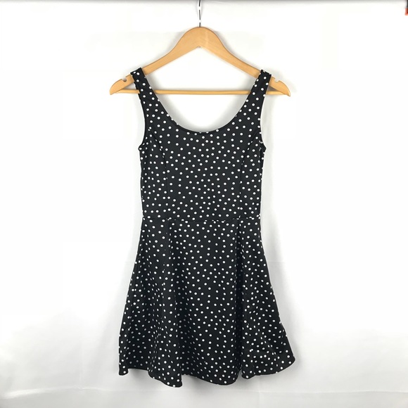 H&M Dresses & Skirts - H&M Polka Dot Dress Size 6